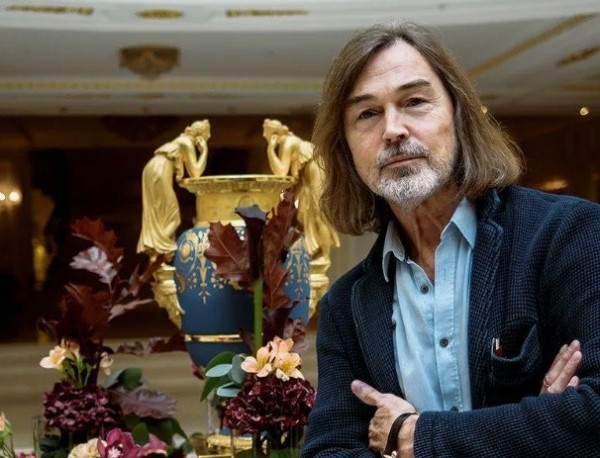 Никас Сафронов высказался против пластических операций