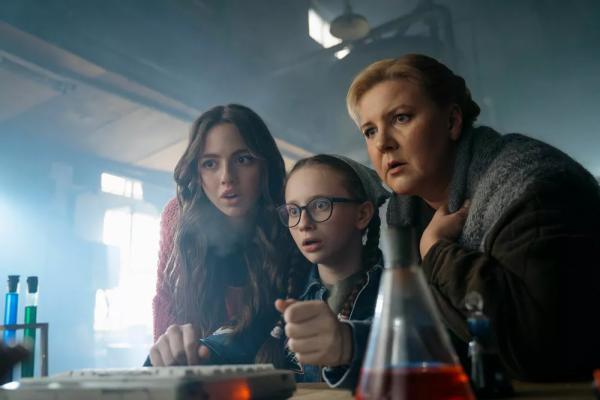 
Влада Лукина: о сериале "Кибердеревня", взрослении и вызовах актерской профессии            