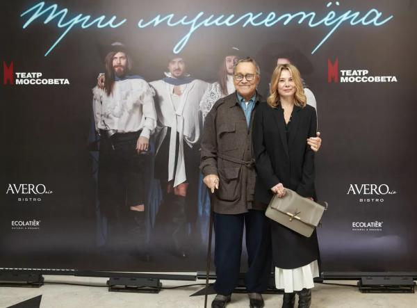 Андрей Кончаловский и Юлия Высоцкая на премьере музыкального спектакля Евгения Марчелли "Три мушкетера"
Андрей Кончаловский и Юлия Высоцкая на премьере музыкального спектакля Евгения Марчелли "Три мушкетера"