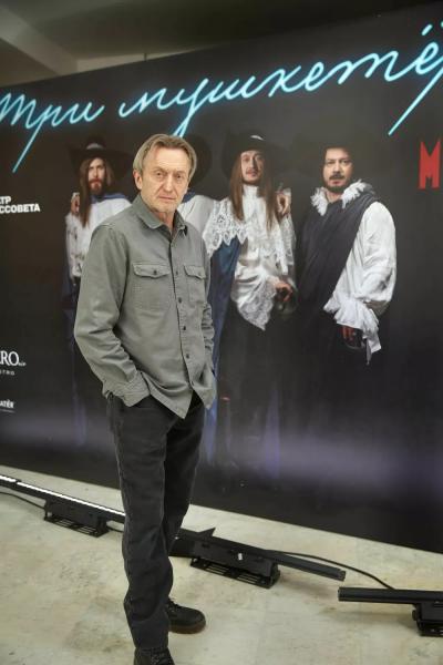 Андрей Кончаловский и Юлия Высоцкая на премьере музыкального спектакля Евгения Марчелли "Три мушкетера"
Андрей Кончаловский и Юлия Высоцкая на премьере музыкального спектакля Евгения Марчелли "Три мушкетера"