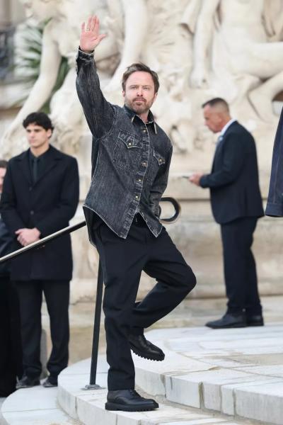 
Деми Мур, Аарон Пол, Софи Марсо и другие звезды на показе Schiaparelli в Париже            
