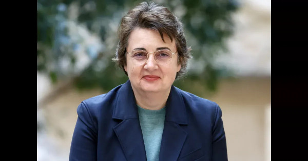 Директор Лувра Лоранс де Кар ушла в отставку на фоне музейных скандалов ( 3 фото ) Директор Лувра Лоранс де Кар ушла в отставку на фоне музейных скандалов ( 3 фото )