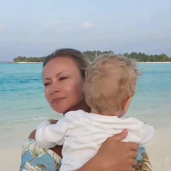 "Мой развод произошёл на почве жёсткого избиения". Мария Миронова обвинила экс-супруга, который судится с ней из-за сына, в абьюзе и сталкинге "Мой развод произошёл на почве жёсткого избиения". Мария Миронова обвинила экс-супруга, который судится с ней из-за сына, в абьюзе и сталкинге