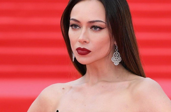Мария Погребняк поддержала Настасью Самбурскую, отсудившую у Псковитина 3 миллиона Мария Погребняк поддержала Настасью Самбурскую, отсудившую у Псковитина 3 миллиона