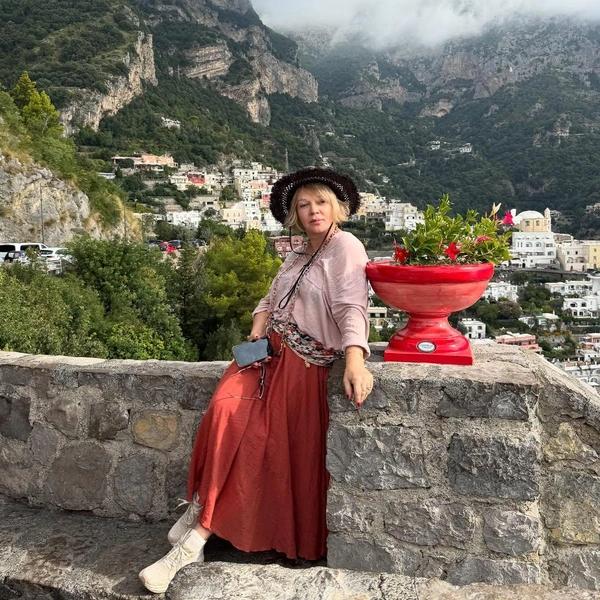 «Я не сумасшедшая мамаша»: Елена Валюшкина о детях, отношениях с бывшим мужем и третьем браке «Я не сумасшедшая мамаша»: Елена Валюшкина о детях, отношениях с бывшим мужем и третьем браке