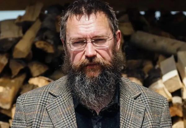"Целиком. Недорого. Вместе со скотиной". "Православный олигарх" Герман Стерлигов продаёт слободу "Целиком. Недорого. Вместе со скотиной". "Православный олигарх" Герман Стерлигов продаёт слободу