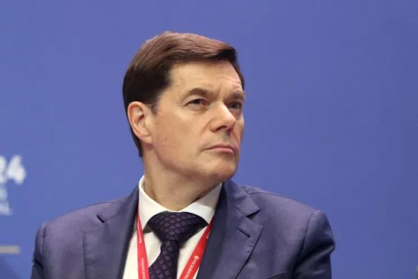Валентина Матвиенко призвала миллиардера Алексея Мордашова пожертвовать деньги России "по закону совести" Валентина Матвиенко призвала миллиардера Алексея Мордашова пожертвовать деньги России "по закону совести"